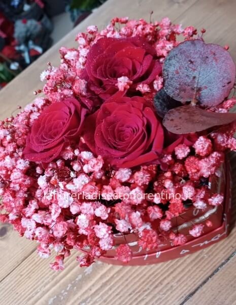 Cuore rose e gypsophila